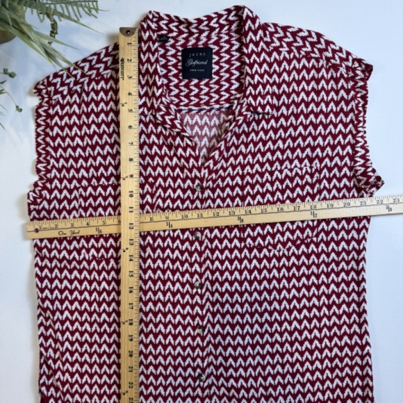 Jachs Girlfriend Burgundy Chevron Print Short Sleeve Button Front Blouse Sz L - Picture 4 of 6